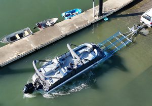 Runaway Bay offers luxury pontoon boats engineered for high performance and leisure. Create your custom pontoon boat today.