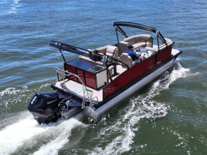 Runaway Bay offers luxury pontoon boats engineered for high performance and leisure. Create your custom pontoon boat today.
